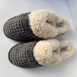 UGG Cozy Knit Slipper Mules Women's Tag Size 9- runs v small act. Size 8 - Grey